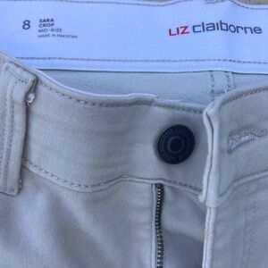 Liz Claiborne Beige Mid-Rise Crop Pants